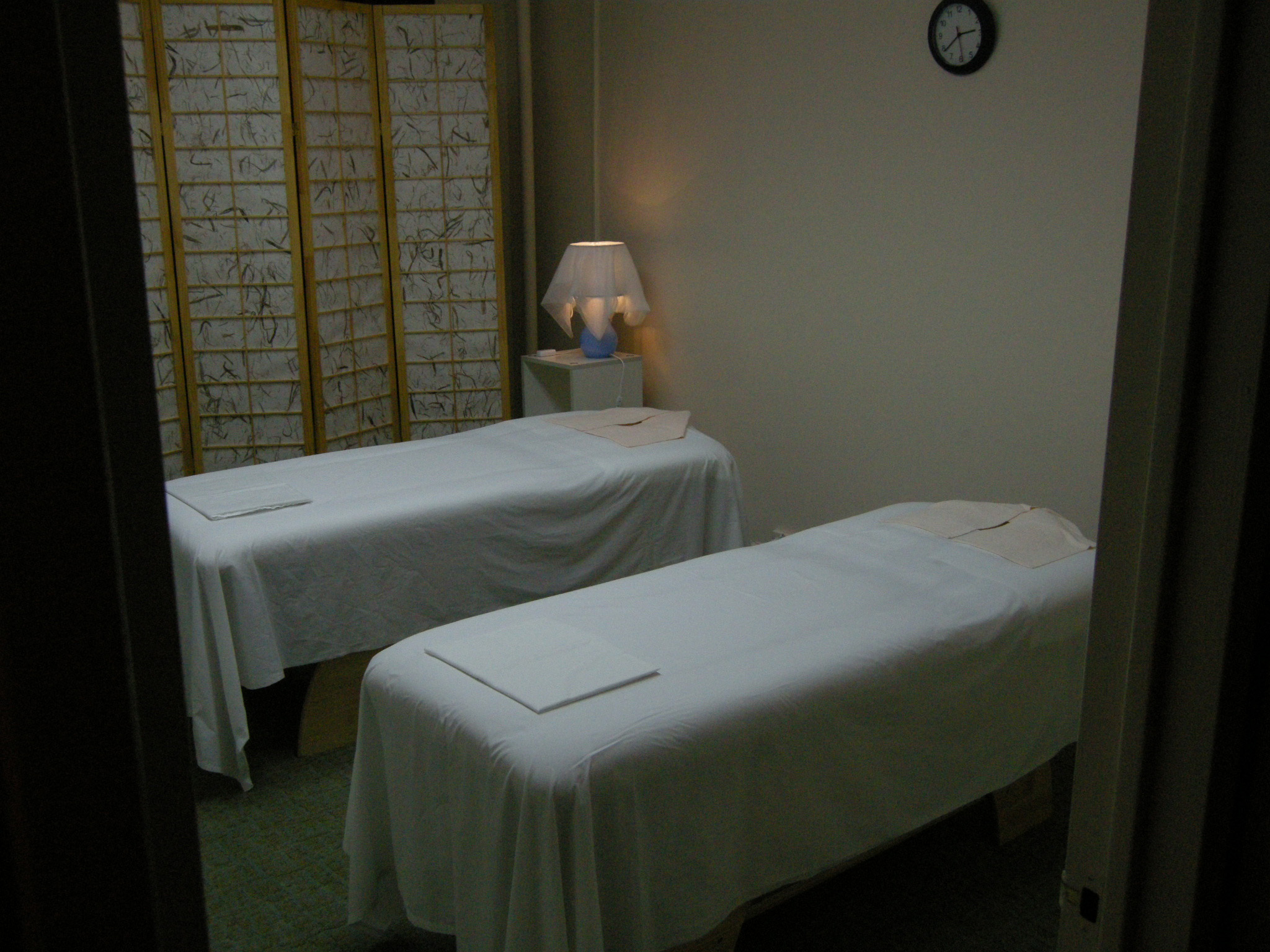 wellness spa couples massage therapy